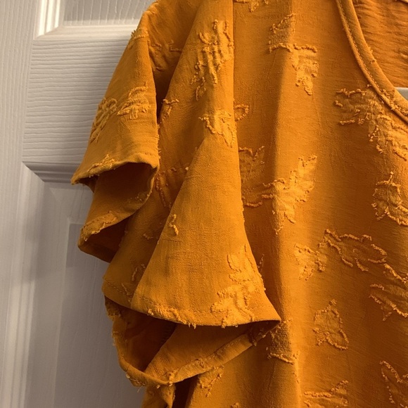 Easel Golden Ruffle Sleeve Blouse Medium NWT - Picture 3 of 4